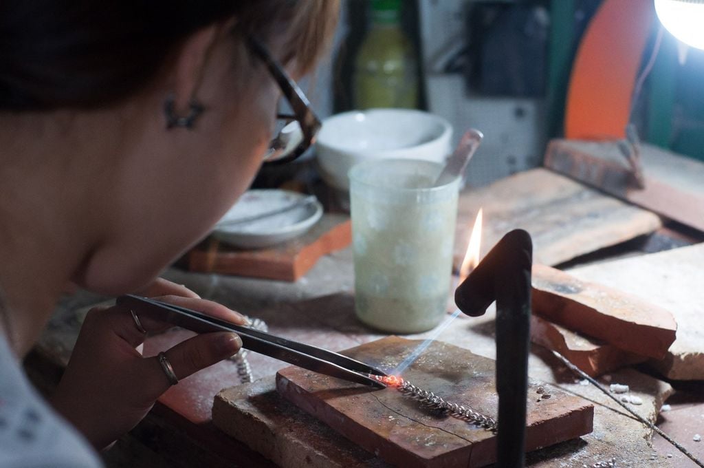 Làng vàng bạc Châu Khê