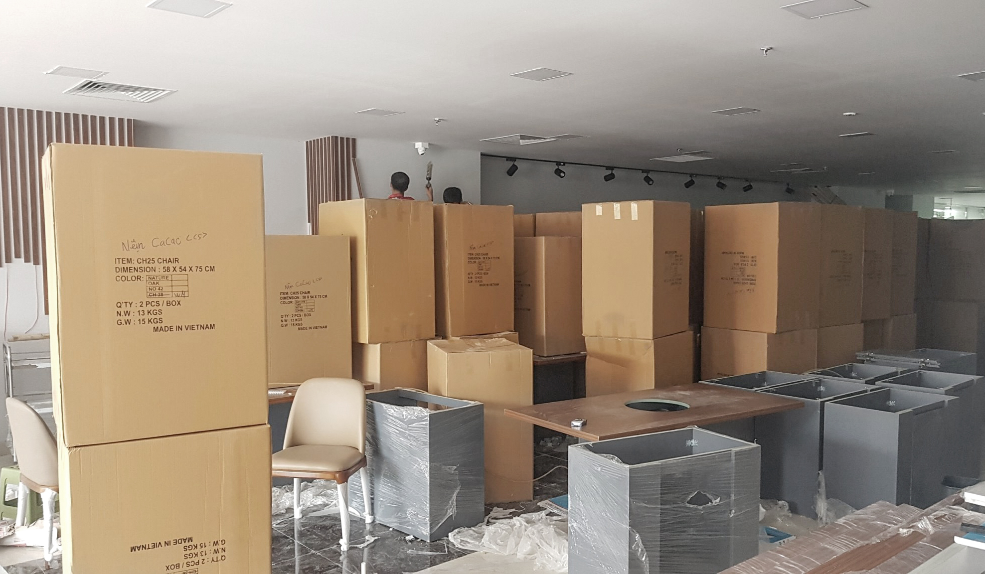 chân ghế gỗ Grace