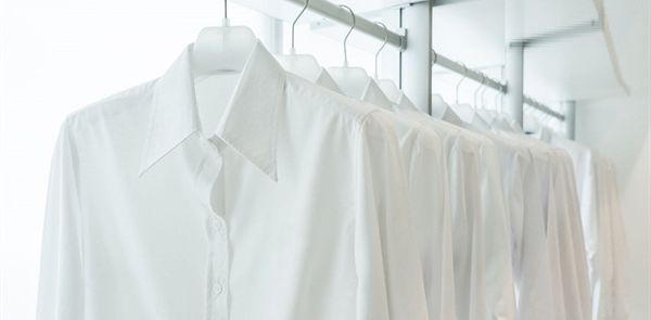 Những cách để bảo quản áo sơ mi trắng mới như ngày đầu?