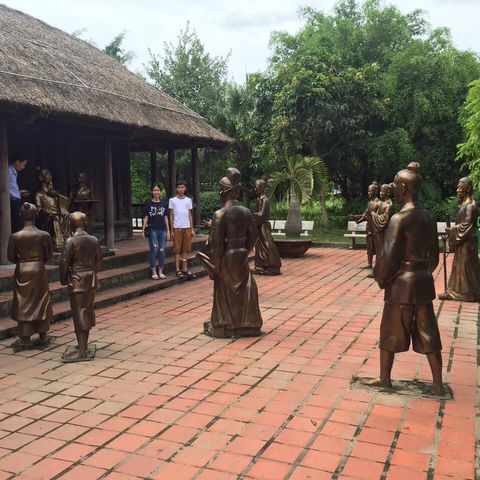 Thăm khu tưởng niệm cụ Nguyễn Bỉnh Khiêm