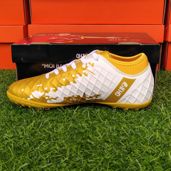 form của giày đá bóng trẻ em kamito QH19 màu vàng 