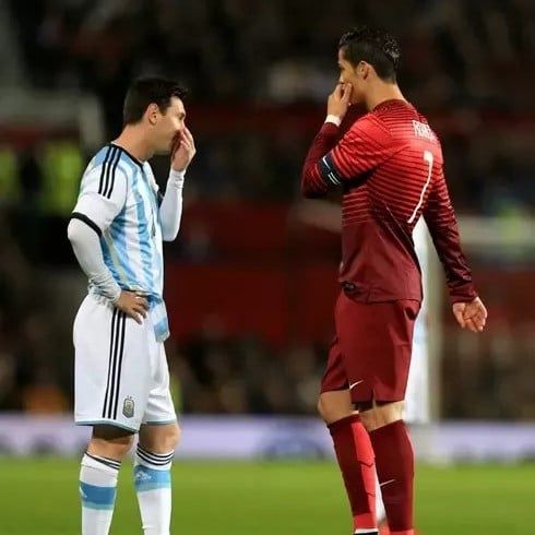 Tại sao c&aacute;c cầu thủ lu&ocirc;n phải che miệng khi n&oacute;i chuyện tr&ecirc;n s&acirc;n? &ndash; Shoot.vn  | Make football great