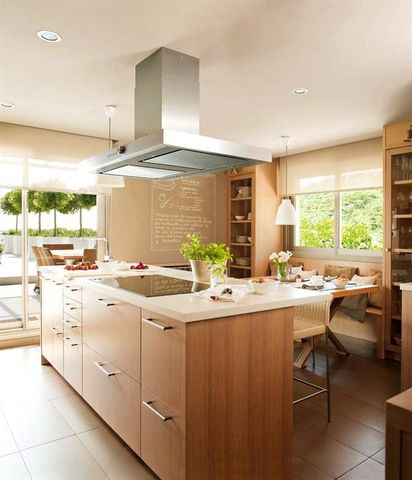 Thiết kế phòng bếp sang trọng và gần gũi