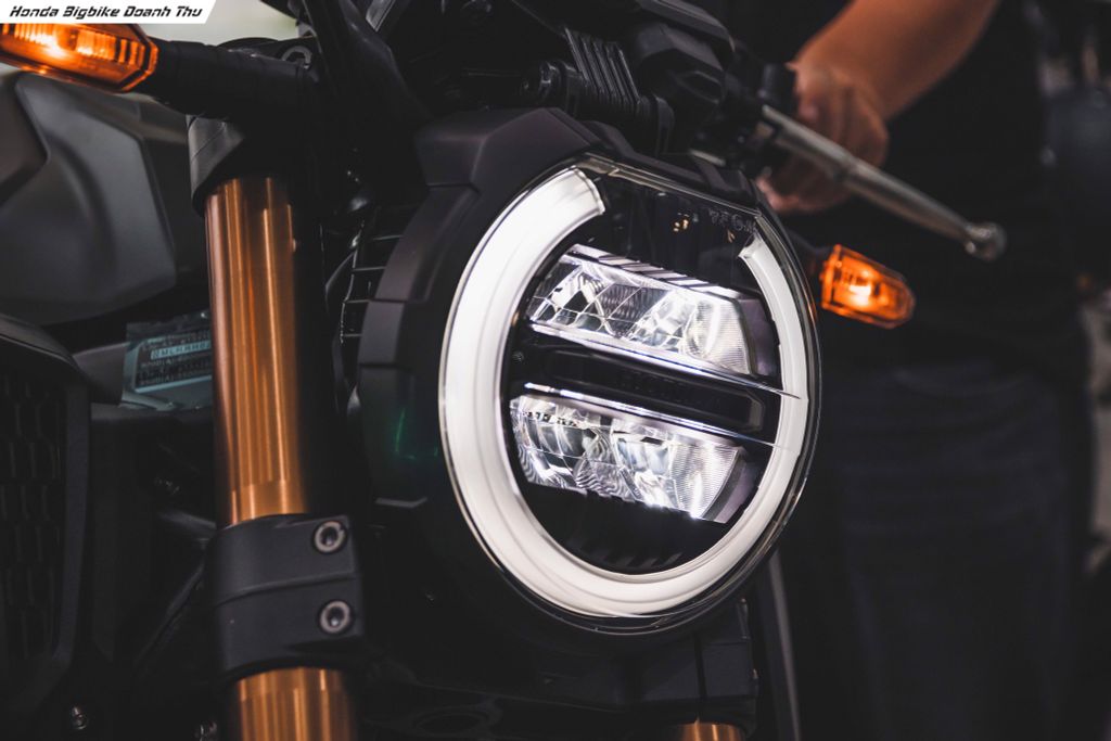 Tại sao nên mua CB650R 2021?