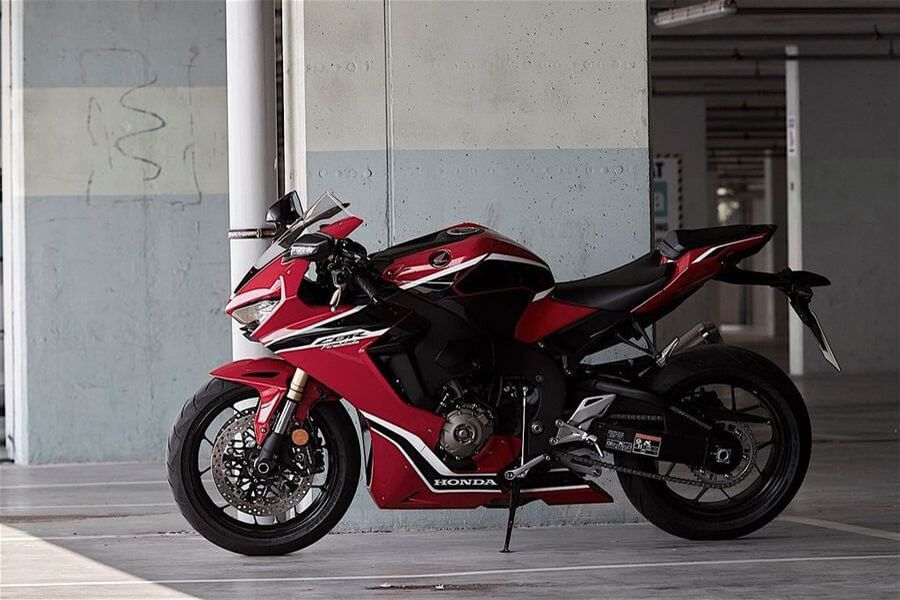 CBR 1000RR được bán tại Honda Doanh Thu