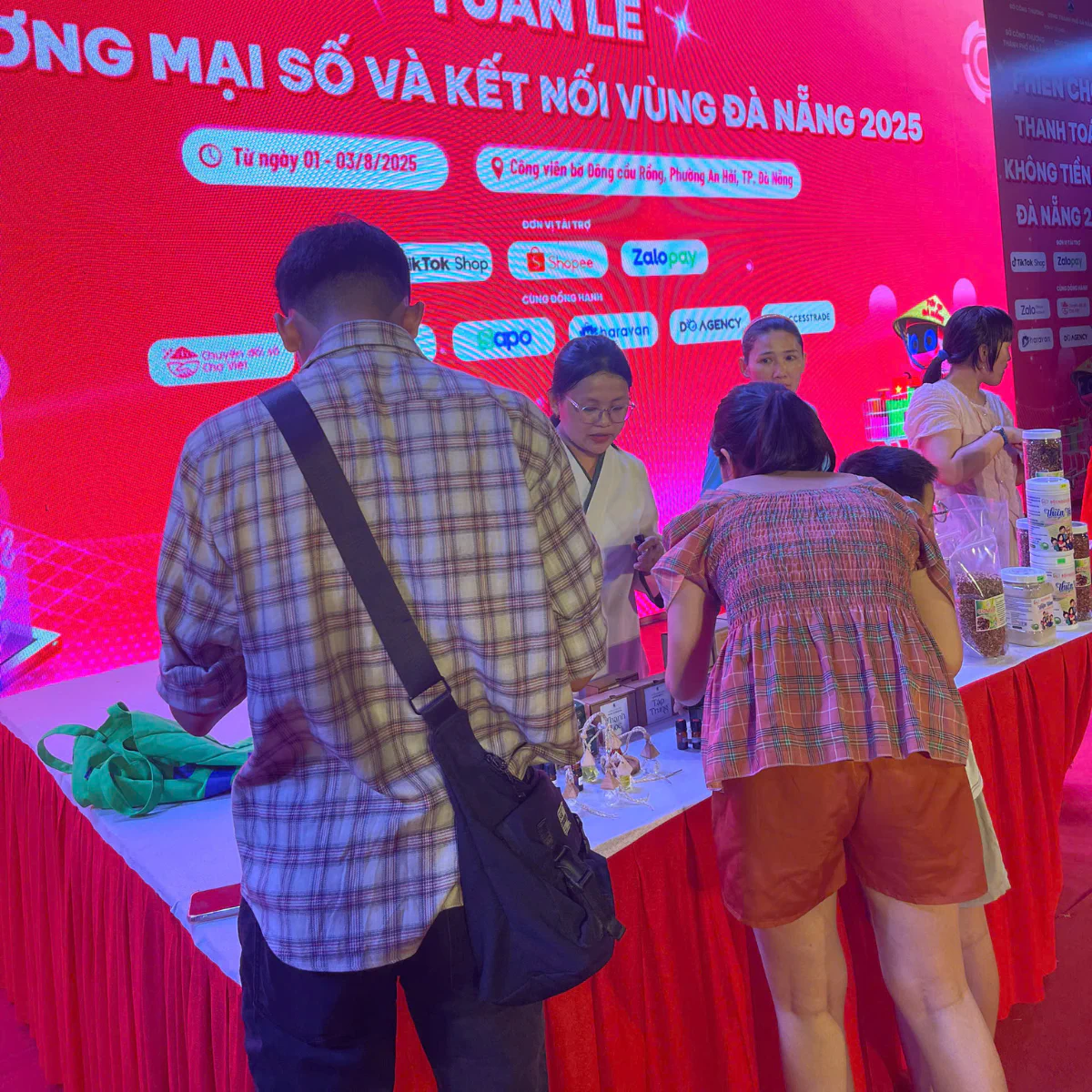 Hình ảnh Le Rustique tại phiên livestream