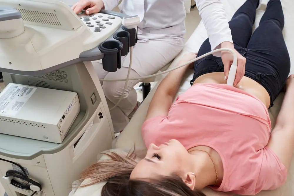 Khi nào cần gặp bác sĩ vì đau bụng kinh