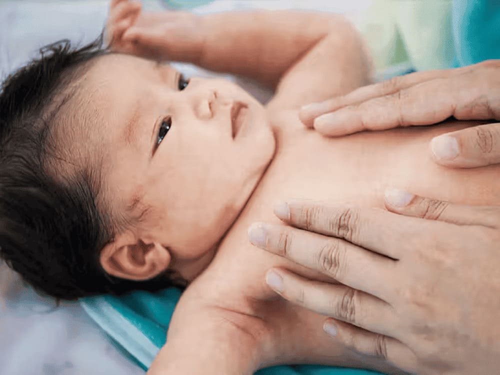 Có nên sử dụng tinh dầu cho trẻ sơ sinh không?