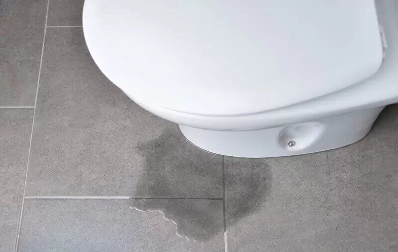 Cách xử lý bồn cầu bị rỉ nước ngay tại nhà