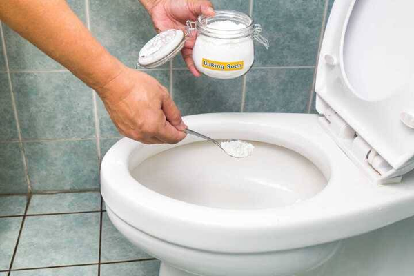 Cách xử lý bồn cầu nước xuống chậm - Grandhome Shop