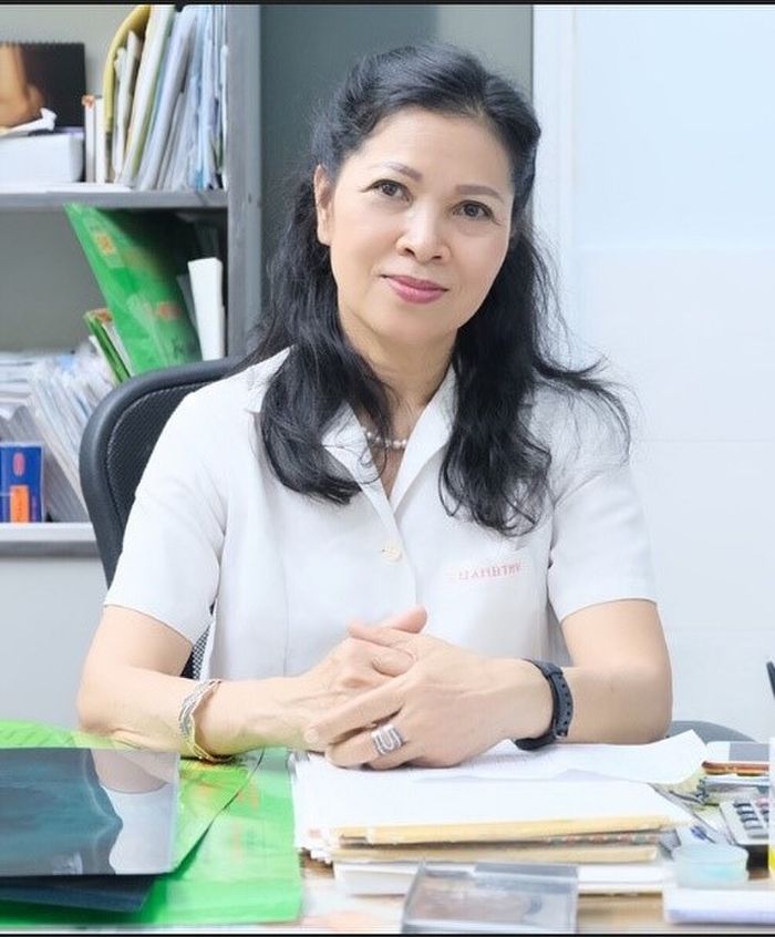 BÁC SĨ LÊ ANH THƯ - Phó chủ tịch Hội Thấp khớp học Việt Nam