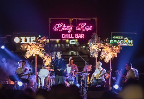 “Câu chuyện mùa thu” đêm nhạc đầy cảm xúc tại sân khấu trên bờ biển   đầu tiên tại Thành phố Cẩm Phả