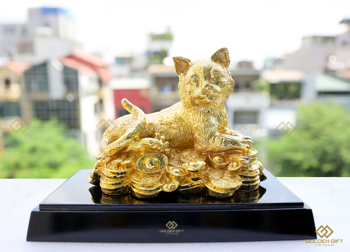 Tượng mèo vàng An Gia - Linh vật mèo dát vàng