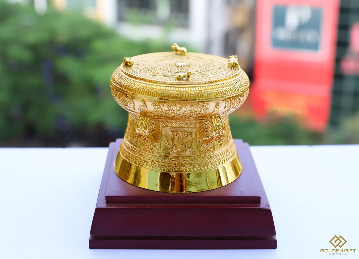 Top 15+ món quà lưu niệm Việt Nam tặng cho người Nhật Bản ý nghĩa