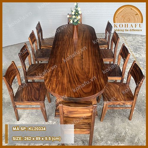 OVAL WESTERN WOOD TABLE TABLE - CLASSIC STYLE BUT MODERN