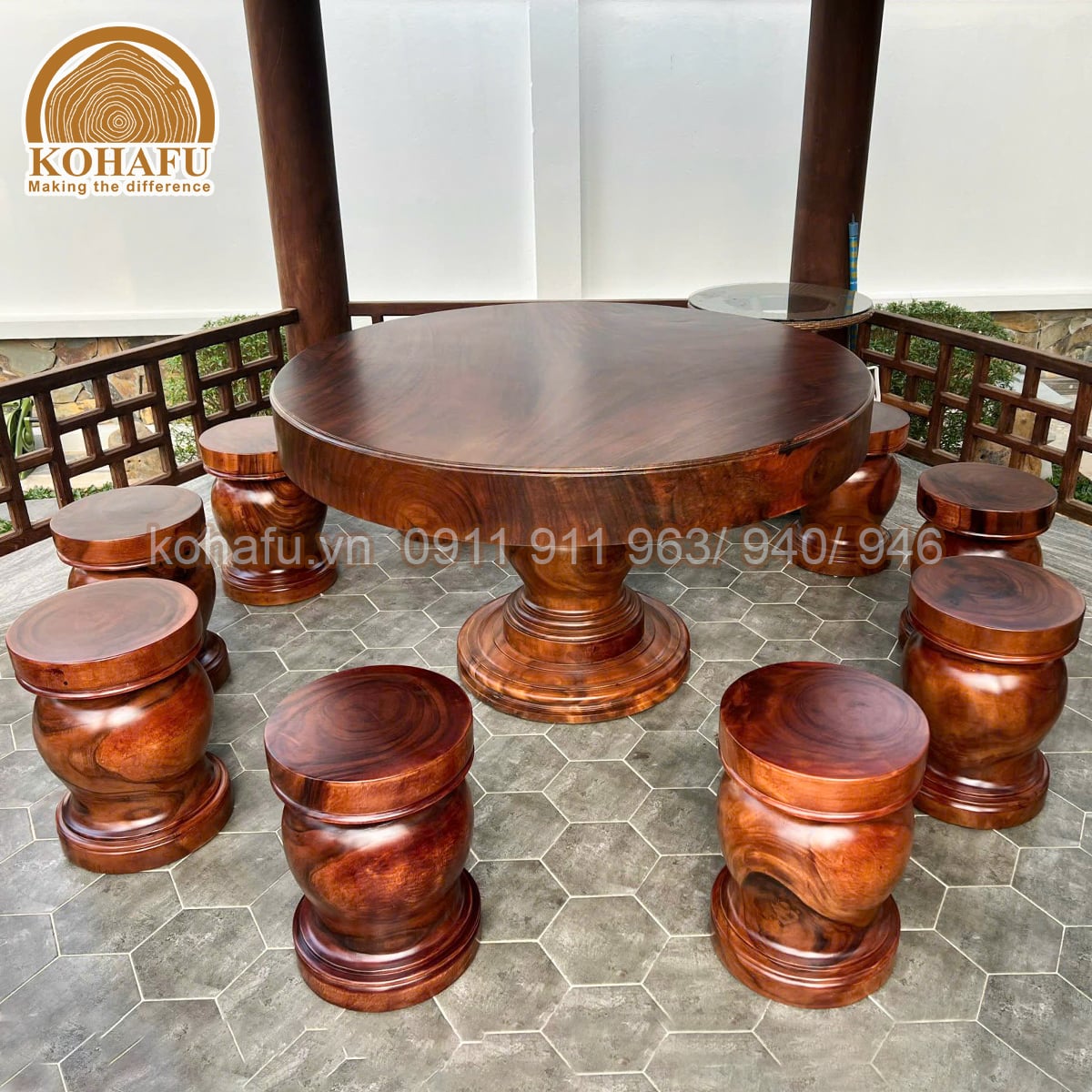 Giao Hàng Thành Công Bộ Bàn Tròn 10 Ghế Đôn Gỗ Nguyên Khối Cho Khách Hàng Ở Thái Nguyên
