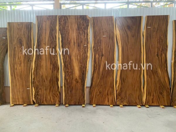 Mặt Bàn Dài Nguyên Tấm Gỗ Me Tây – Vẻ Đẹp Tự Nhiên, Giá Tại Xưởng