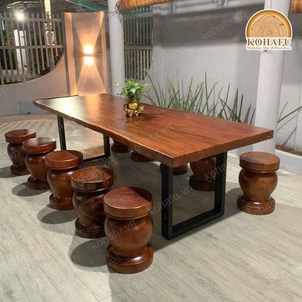GIAO HÀNG THÀNH CÔNG: BỘ BÀN GỖ ME TÂY NGUYÊN TẤM + 10 ĐÔN NGUYÊN KHỐI TẠI NHÀ KHÁCH