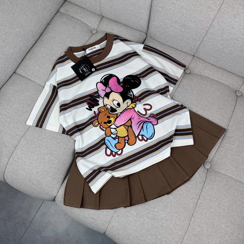 bo-chan-vay-xep-li-be-gai-Mickey