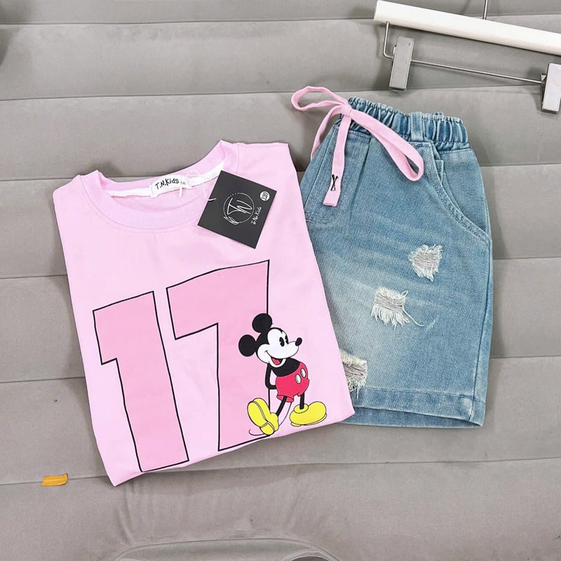 bộ short jean bé gái Mickey 17