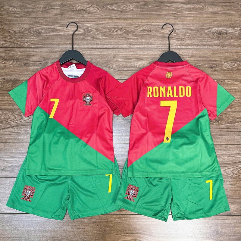 bo-the-thao-be-trai-ronaldo