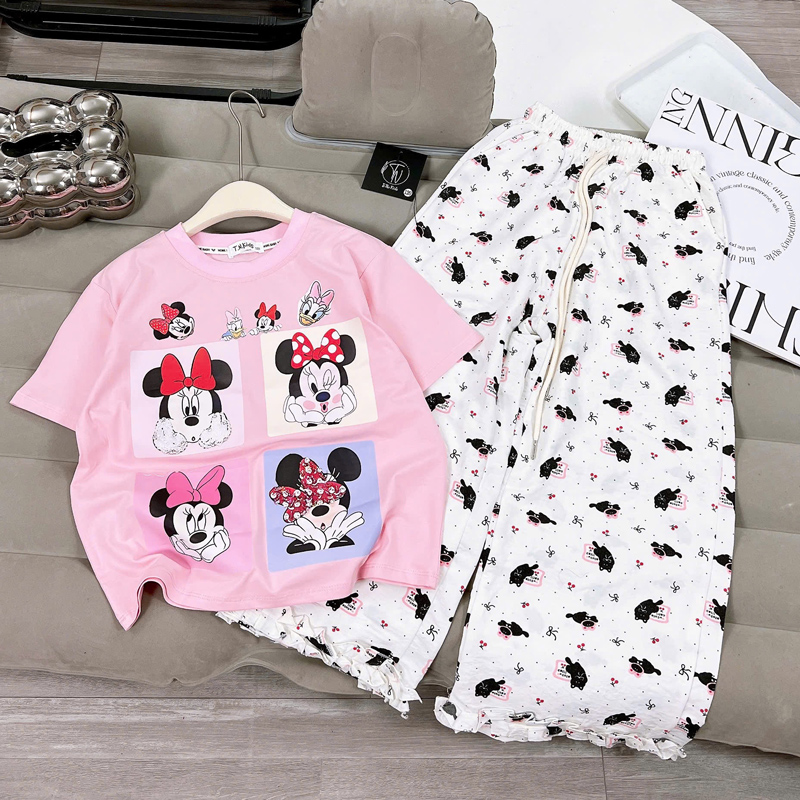 bo-thun-be-gai-quan-dai-mickey