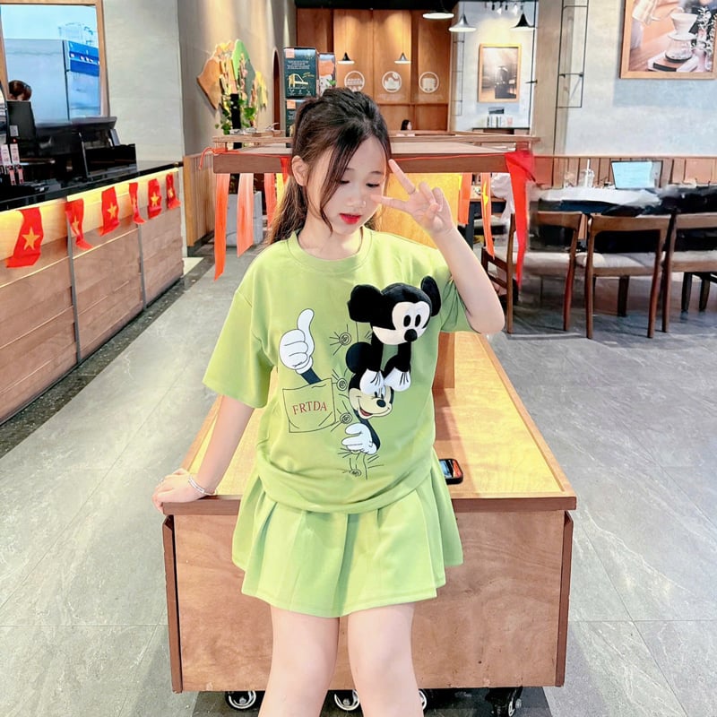 bo-vay-be-gai-mickey-gau-bong