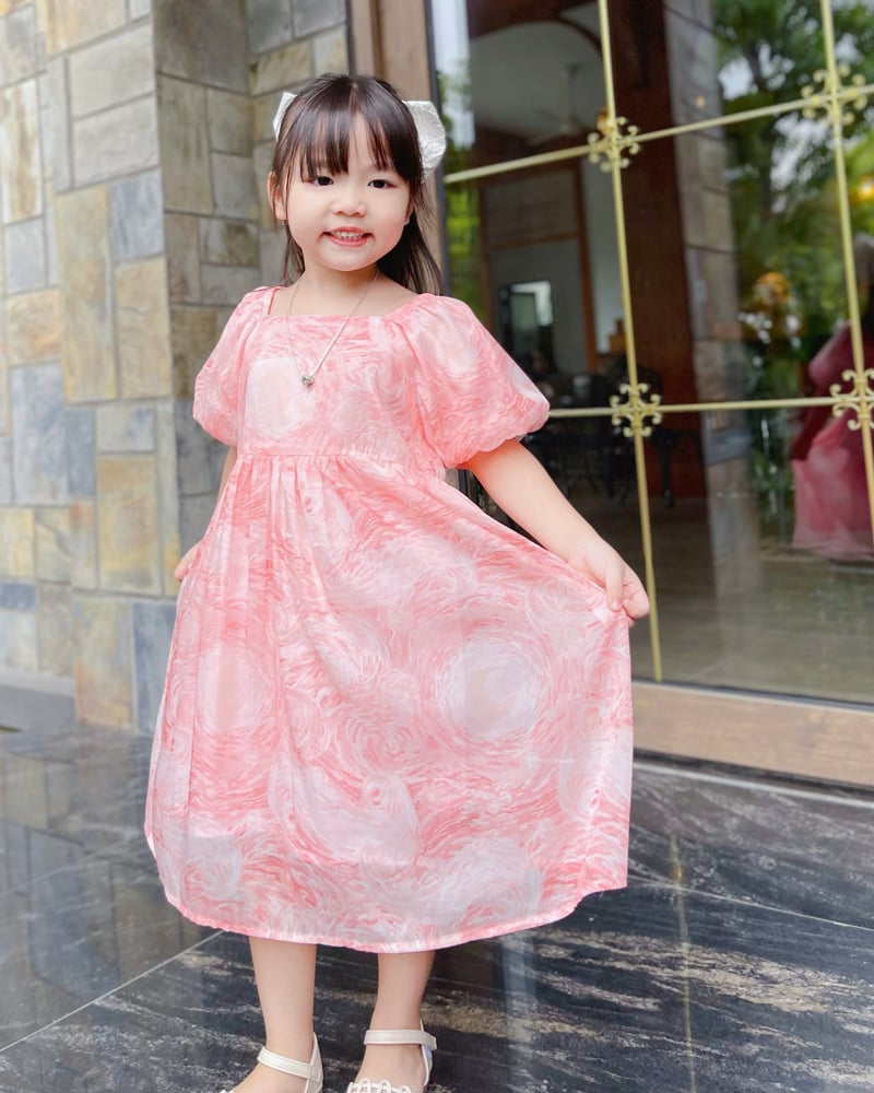 Váy bé gái hoa nhí màu vàng size 30kg -50kg - Quần Áo Trẻ Em Đẹp Giá Tốt -  Thời trang trẻ em Vinakids