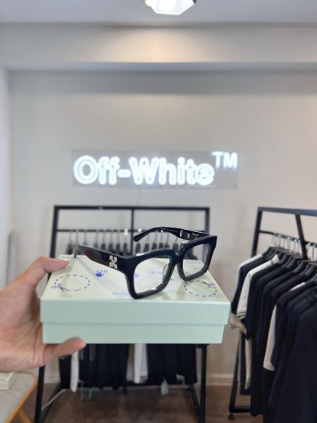 Kính Off White OW40001U 69J Black Rectangle 56x19 145 Sunglasses