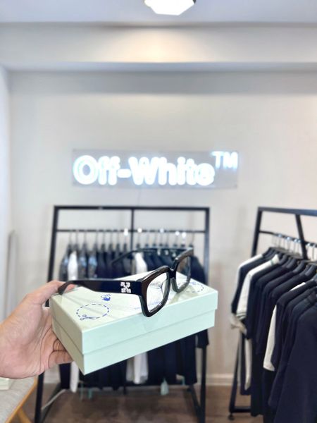 Kính Off White OW40001U 69J Black Rectangle 56x19 145 Sunglasses