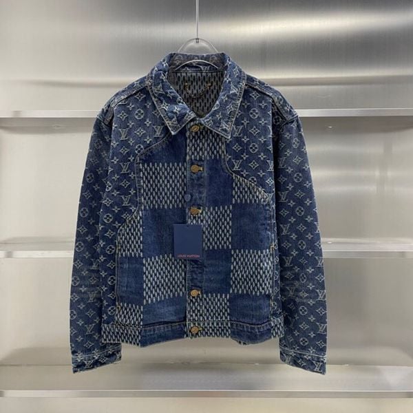 The Mac Life Style  Drake showing his love for spaghetti and Louis Vuitton   The Giant Damier Waves Monogram denim jacket is a product of the  collaboration between Louis Vuitton and