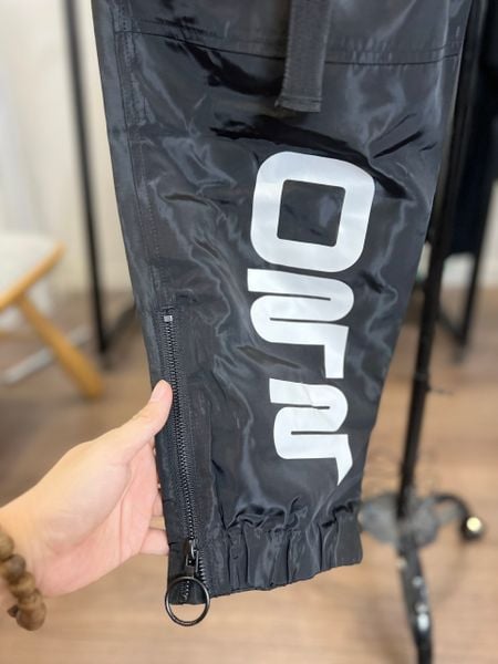 Quần Off White Pants OFF Logo