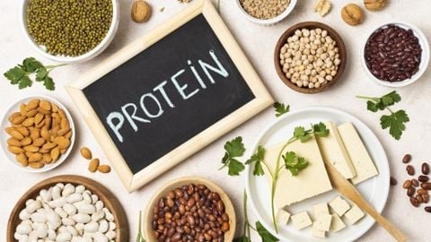 Chúng ta cần nạp bao nhiêu lượng protein khi lớn tuổi?
