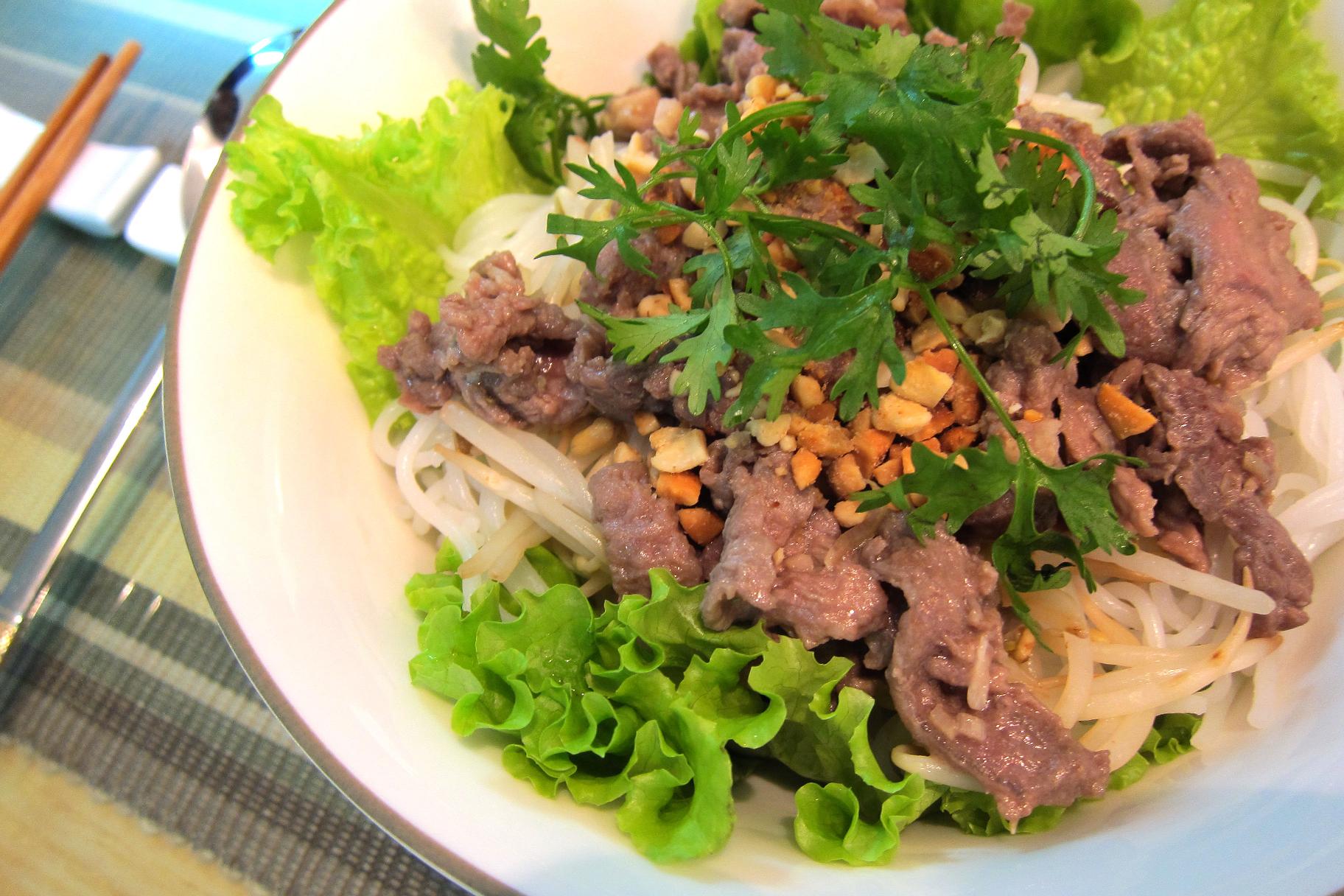 Người Hàn Quốc thích ăn gì ở Việt Nam? Top 10 món ngon Hà Nội, HCM