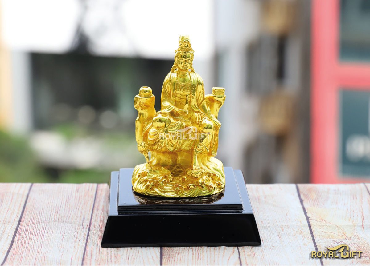 tượng Phật Bà Quan Âm mạ vàng