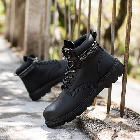 Giày Bảo Hộ Jogger Cao Cổ Và Những  Đều Bạn Cần Biết