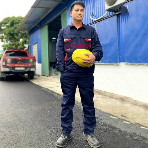 Giày bảo hộ kết hợp với trang phục bảo hộ khác hiệu quả