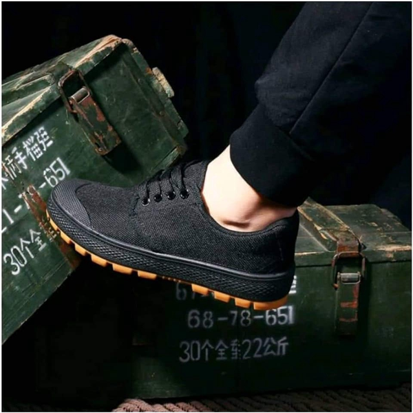 Tại sao giày vải bảo hộ là lựa chọn hàng đầu của người lao động?