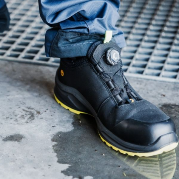 Các Tính Năng Của Giày Bảo Hộ Lao Động Cho Ngành Công Nghiệp