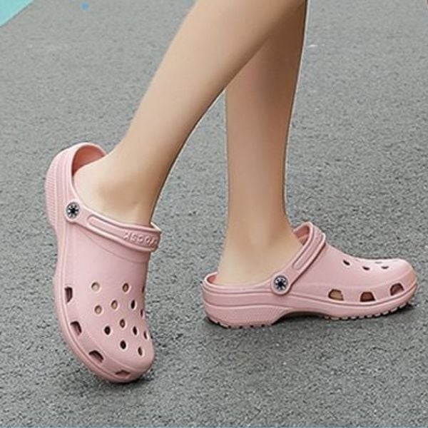 Dép Crocs chuyên dụng cho y tế