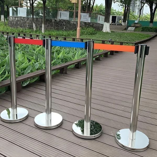 Cột chắn inox sử dụng tại các khu vực công cộng