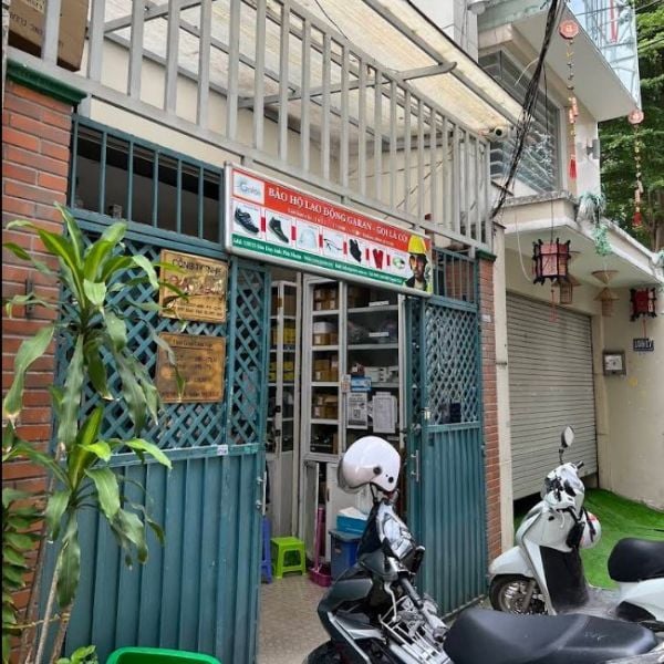 Giày bảo hộ cho nhân viên kho vận - Chống Trượt, Nhẹ, An Toàn