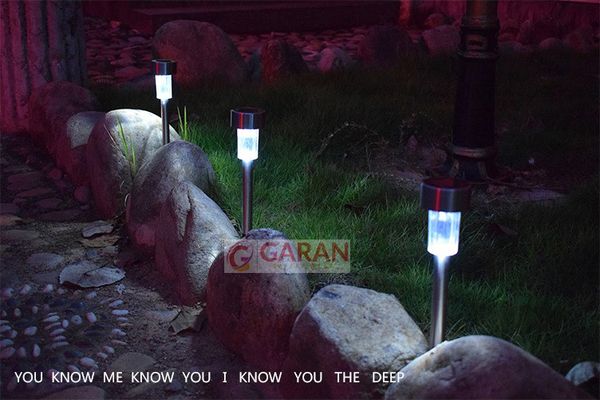 Đèn Trang Trí Sân Vườn Inox Dạng Ống Không Thấm Nước Năng Lượng Mặt Trời