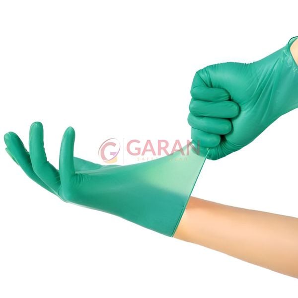găng tay y tế xanh lá cây