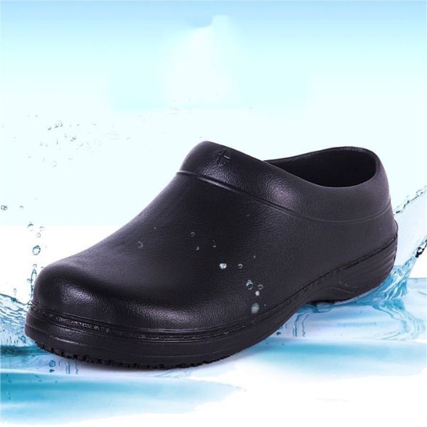 Công nghệ chống nước, giúp bảo vệ chân trong điều kiện ẩm ướt