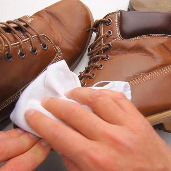 Vệ sinh và bảo quản giày bảo hộ đúng cách