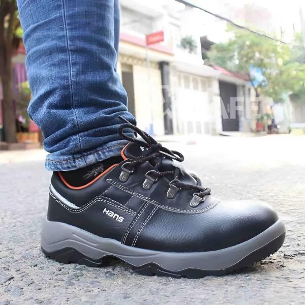 So sánh Giày Bảo Hộ K2 và Hans: Lựa Chọn Tối Ưu, An Toàn?