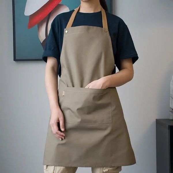 Khi tạp dề da hàn chịu nhiệt xuất hiện mùi hôi cần vệ sinh thường xuyên