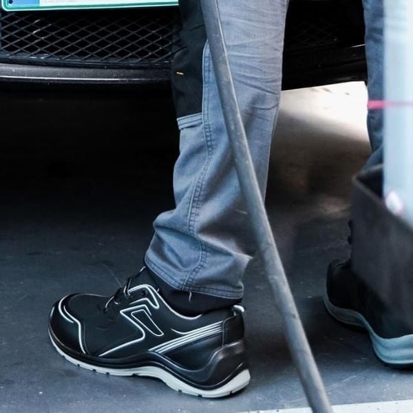 Giày bảo hộ cơ khí Safety Jogger Cador S3 Mid