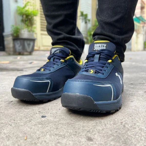 Cách Phân Biệt Giày Bảo Hộ Thật Giả Đơn Giản Và Chuẩn Nhất